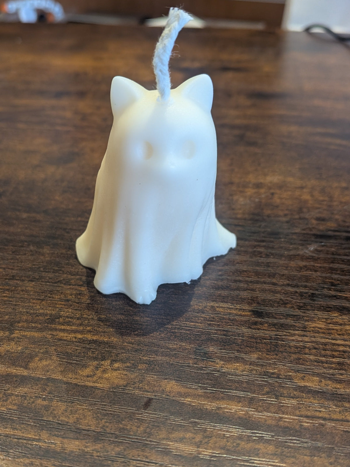 Petit Chat Fantôme — Bougie moulée Halloween